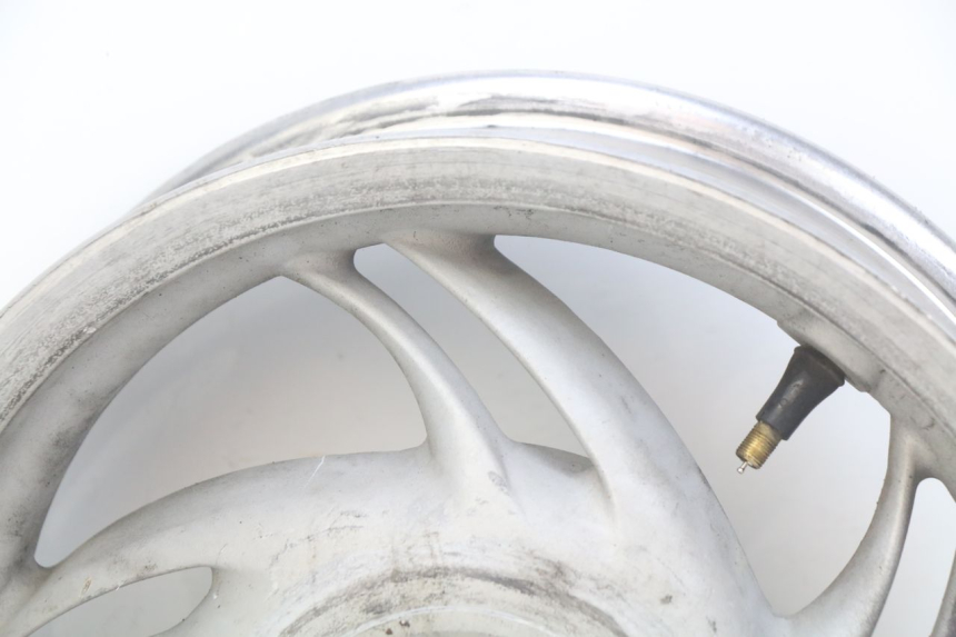 photo de CERCHIO POSTERIORE PIAGGIO FLY 4T 50 (2013 - 2017) - Dettagli dei punti di fissaggio