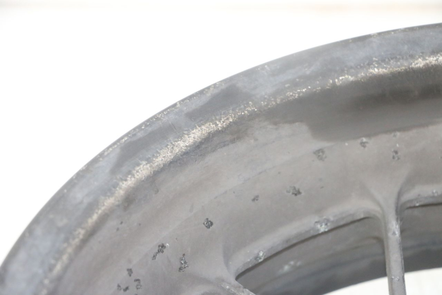 photo de CERCHIO POSTERIORE HONDA FORZA ABS 300 (2013 - 2017) - Caratteristiche distintive