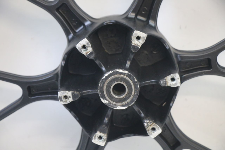 photo de CERCHIO POSTERIORE DERBI GPR 50 (2004 - 2009) - Caratteristiche distintive