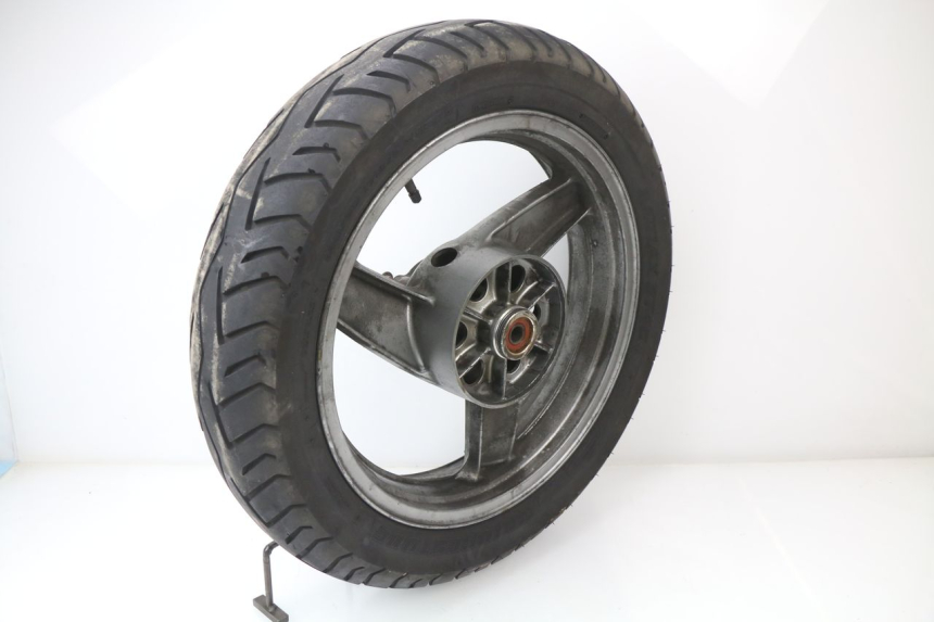 photo de CERCHIO POSTERIORE KAWASAKI GPZ S 500 (1994 - 2005) - Primo piano tecnico