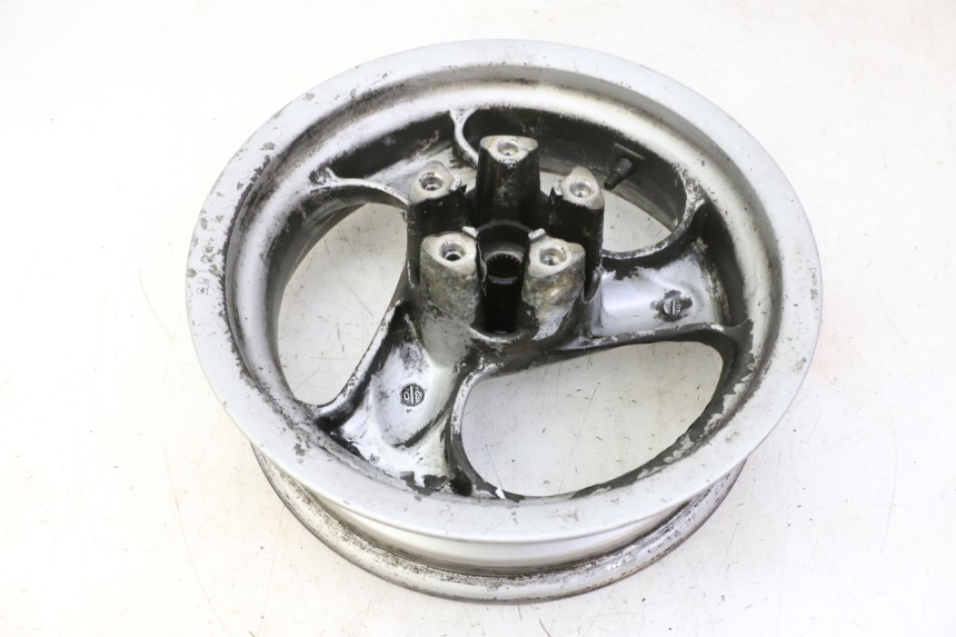 photo de CERCHIO POSTERIORE KYMCO GRAND DINK 125 (2002 - 2007) - Caratteristiche distintive