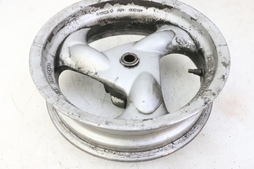 photo de CERCHIO POSTERIORE KYMCO GRAND DINK 125 (2002 - 2007) - Focus sulla struttura