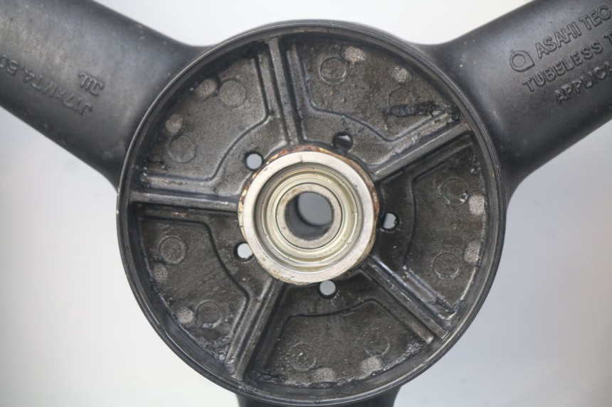 photo de CERCHIO POSTERIORE SUZUKI GSF N BANDIT 600 (2000 - 2004) - Caratteristiche distintive