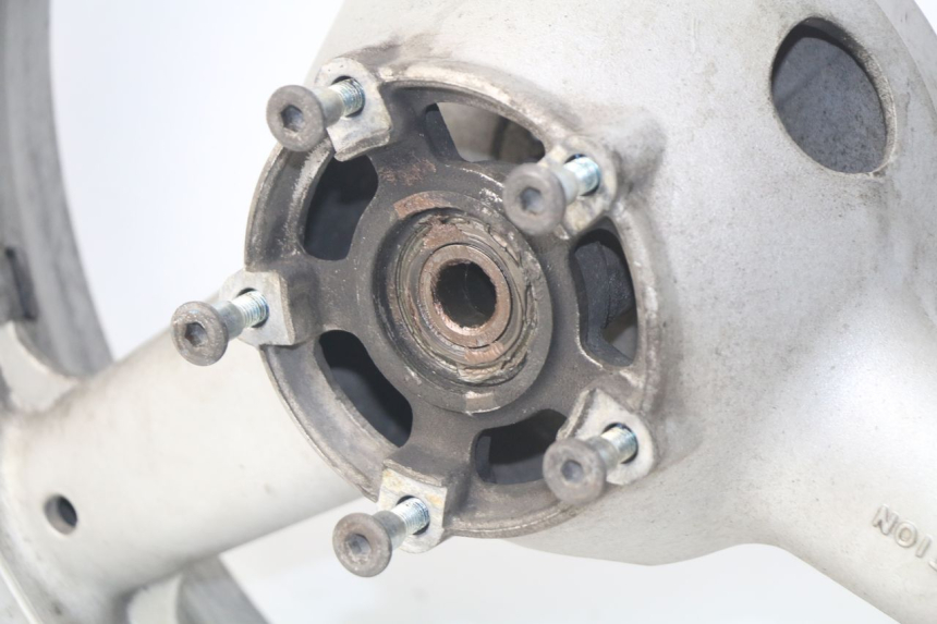 photo de CERCHIO POSTERIORE SUZUKI GSX-F GSXF 600 (1998 - 2004) - Stato della superficie e materiale