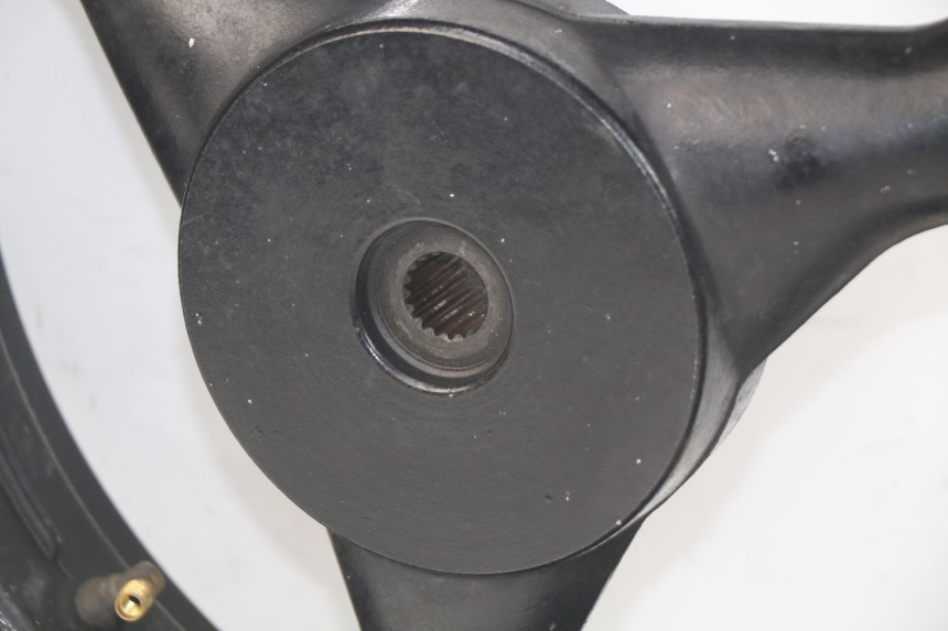 photo de CERCHIO POSTERIORE JONWAY GTX 2T 50 (2014 - 2020) - Dettagli dei punti di fissaggio