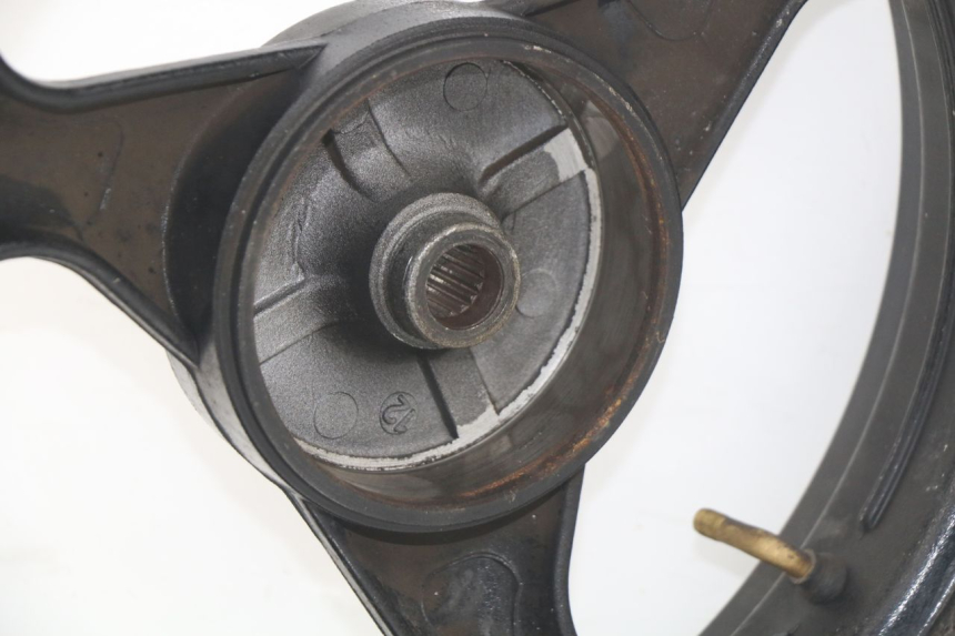 photo de CERCHIO POSTERIORE JONWAY GTX 2T 50 (2014 - 2020) - Marcature e riferimenti originali