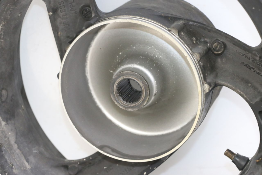 photo de CERCHIO POSTERIORE HONDA FES S-WING SWING 125 (2007 - 2015) - Altra angolazione