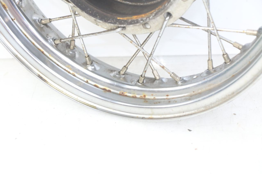 photo de CERCHIO POSTERIORE SYM HUSKY 125 (1999 - 2005) - Dettagli dei punti di fissaggio