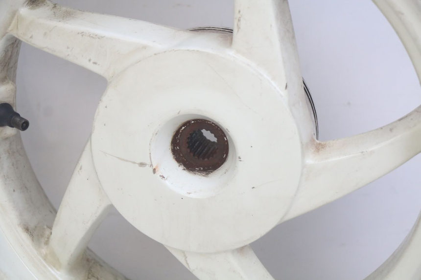 photo de CERCHIO POSTERIORE SYM JET SPORT XR 50 (2006 - 2015) - Dettagli dei punti di fissaggio