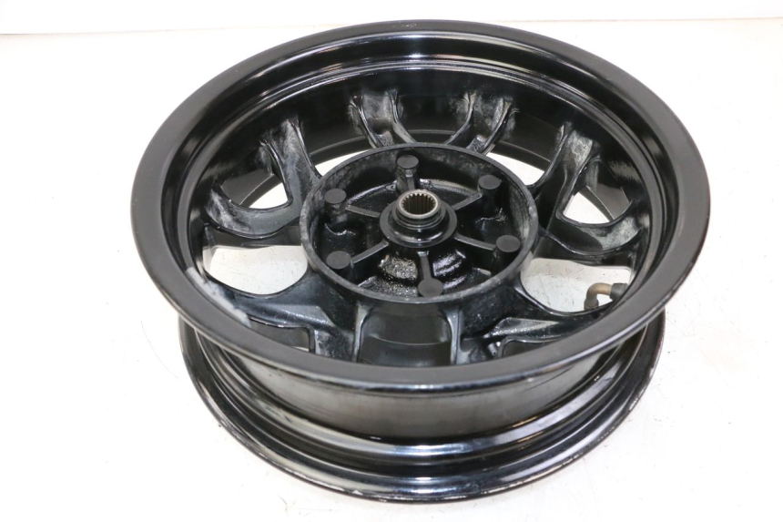 photo de CERCHIO POSTERIORE SYM JOYMAX 125 (2010 - 2017) - Altra vista dell'articolo