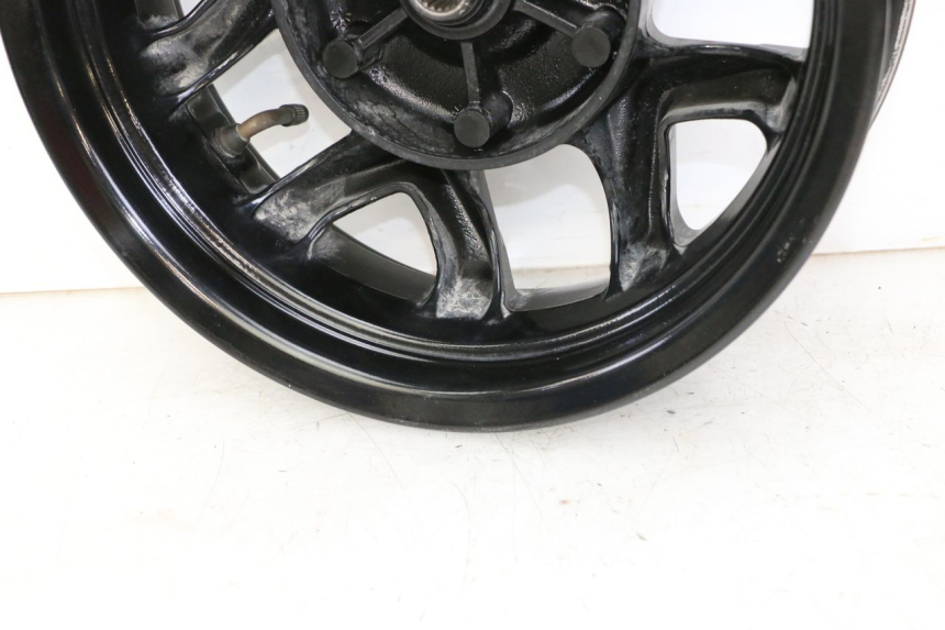 photo de CERCHIO POSTERIORE SYM JOYMAX 125 (2010 - 2017) - Altra angolazione