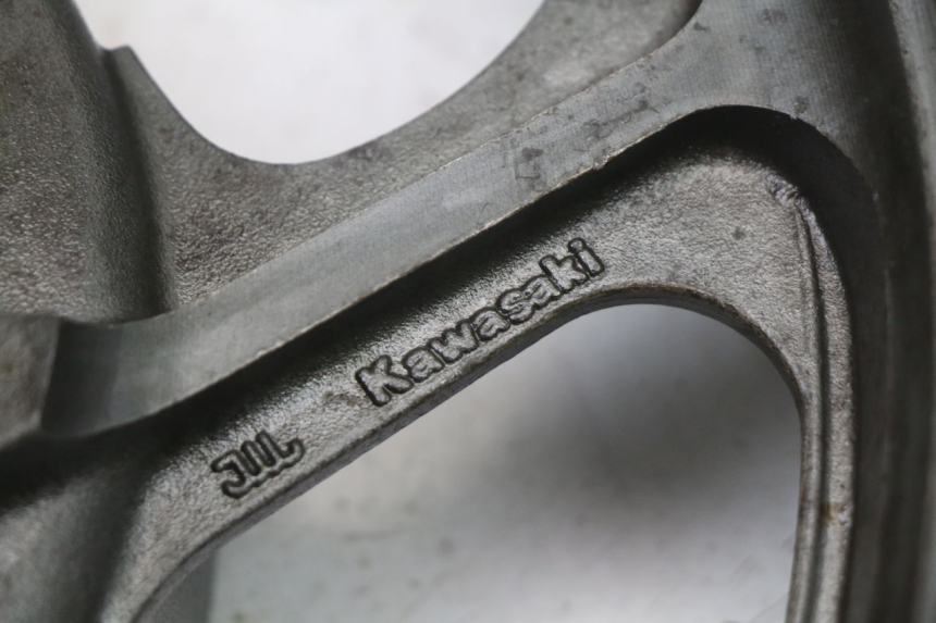 photo de CERCHIO POSTERIORE KAWASAKI GTR 1000 (1994 - 2004) - Altra vista dell'articolo