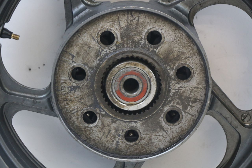 photo de CERCHIO POSTERIORE KAWASAKI GTR 1000 (1994 - 2004) - Primo piano tecnico