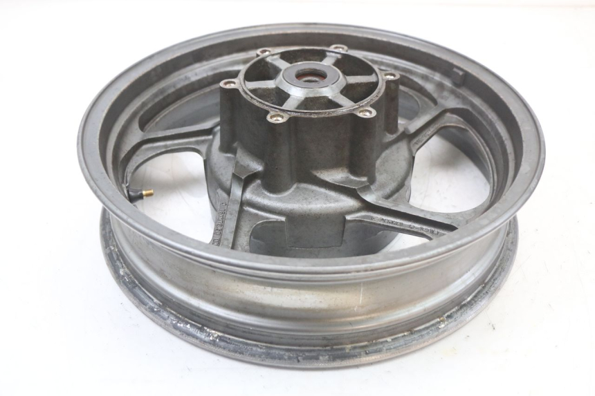 photo de CERCHIO POSTERIORE KAWASAKI GTR 1000 (1994 - 2004) - Dettagli dei punti di fissaggio