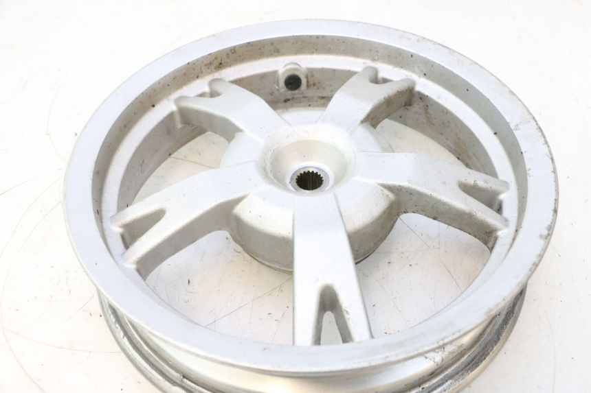 photo de CERCHIO POSTERIORE PEUGEOT KISBEE 2T 50 (2010 - 2017) - Zoom sui componenti