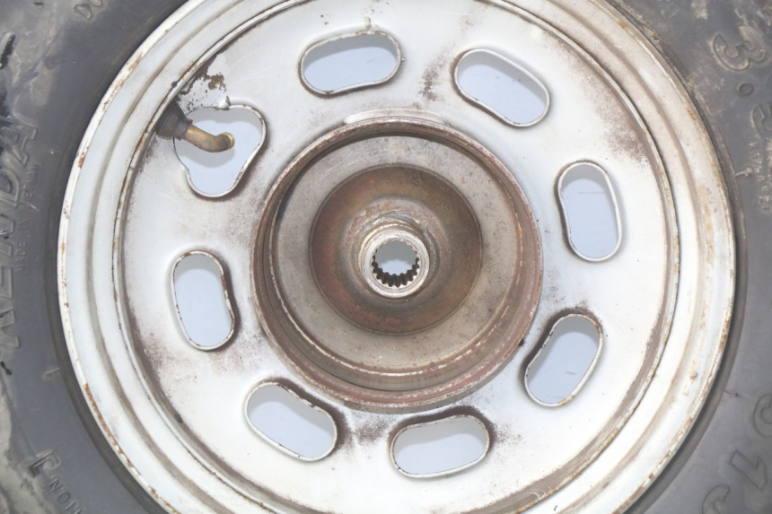 photo de CERCHIO POSTERIORE PEUGEOT KISBEE 4T 50 (2010 - 2017) - Stato della superficie e materiale