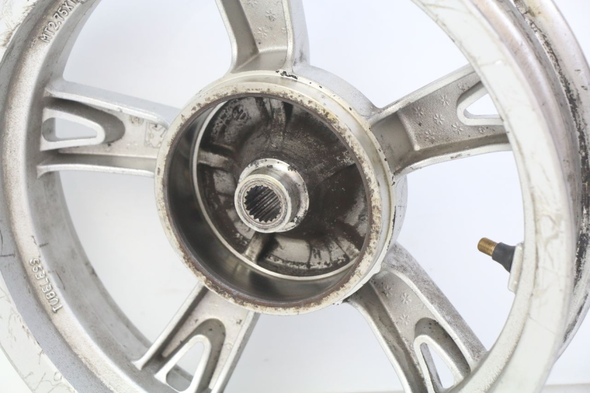 photo de CERCHIO POSTERIORE PEUGEOT KISBEE 4T 50 (2018 - 2022) - Primo piano tecnico