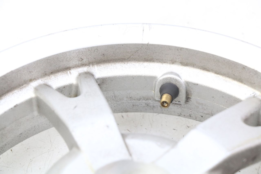 photo de CERCHIO POSTERIORE PEUGEOT KISBEE 4T 50 (2018 - 2022) - Dettagli dei punti di fissaggio