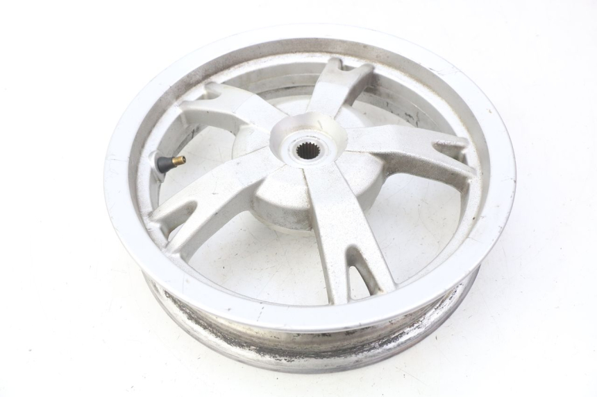 photo de CERCHIO POSTERIORE PEUGEOT KISBEE 4T 50 (2018 - 2022) - Stato della superficie e materiale