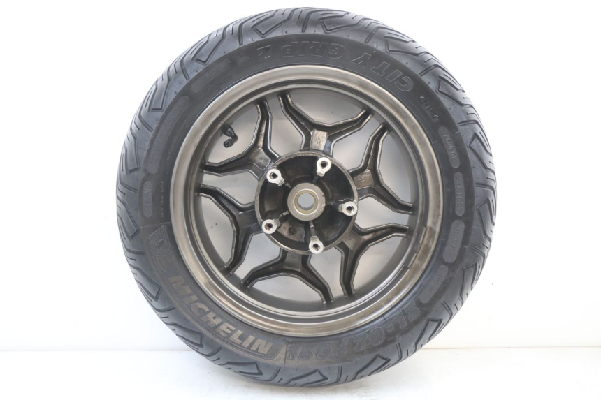 photo de CERCHIO POSTERIORE KYMCO X-TOWN XTOWN 125 (2016 - 2021) - Dettagli dei punti di fissaggio