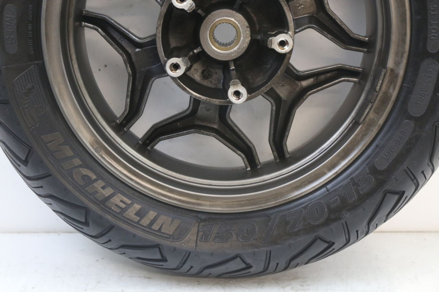 photo de CERCHIO POSTERIORE KYMCO X-TOWN XTOWN 125 (2016 - 2021) - Marcature e riferimenti originali