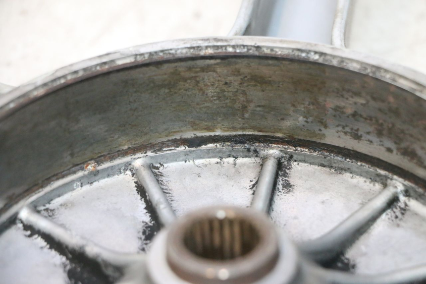 photo de CERCHIO POSTERIORE PIAGGIO LIBERTY 50 (1998 - 2003) - Altra angolazione