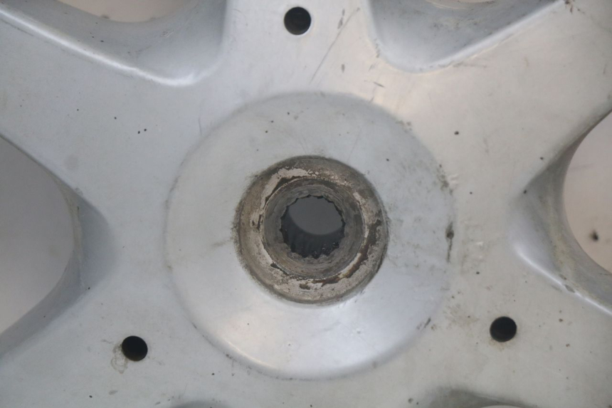 photo de CERCHIO POSTERIORE MBK MACH G AC 50 (2002 - 2014) - Primo piano tecnico