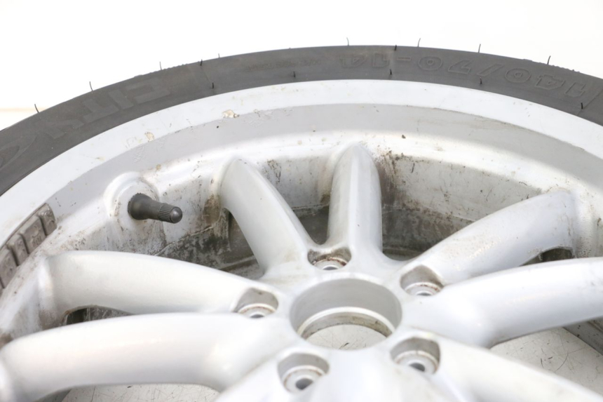 photo de CERCHIO POSTERIORE PIAGGIO MP3 LT 400 (2007 - 2012) - Primo piano tecnico