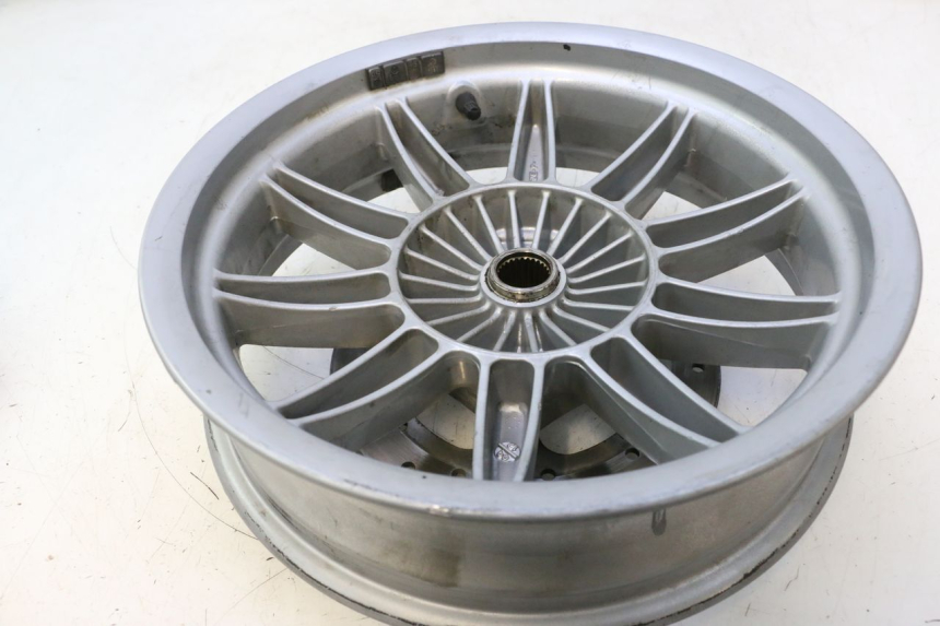 photo de CERCHIO POSTERIORE PIAGGIO MP3 LT 300 (2010 - 2016) - Primo piano tecnico