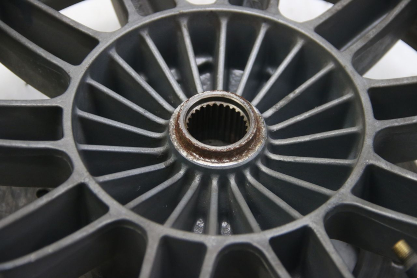 photo de CERCHIO POSTERIORE PIAGGIO MP3 125 (2006 - 2014) - Angolazione alternativa