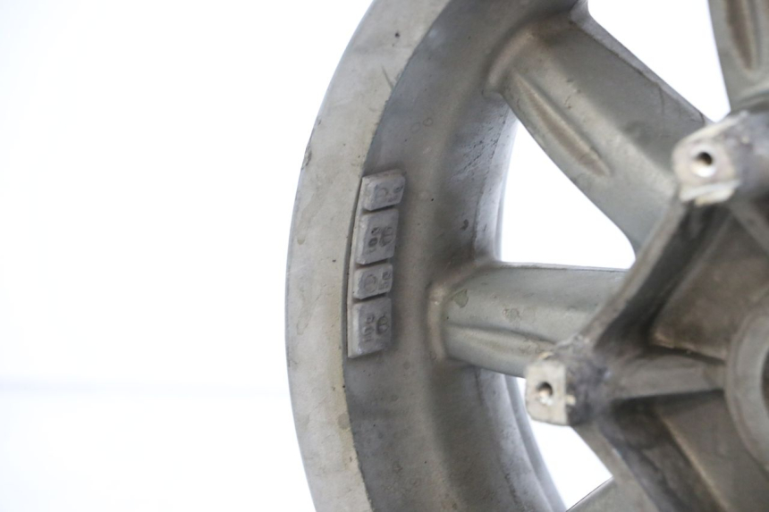 photo de CERCHIO POSTERIORE PIAGGIO MP3 125 (2006 - 2014) - Primo piano ad alta risoluzione