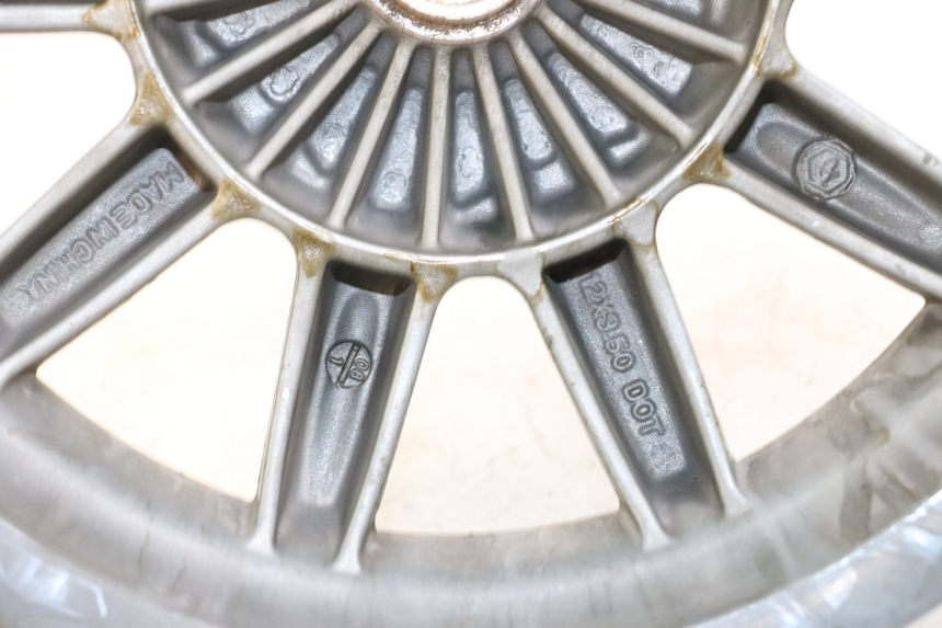 photo de CERCHIO POSTERIORE PIAGGIO MP3 125 (2006 - 2014) - Primo piano tecnico