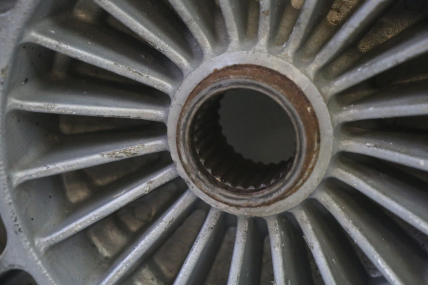 photo de CERCHIO POSTERIORE PIAGGIO MP3 RL 250 (2006 - 2010) - Caratteristiche distintive