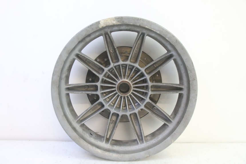 photo de CERCHIO POSTERIORE PIAGGIO MP3 RL 250 (2006 - 2010) - Dettagli dei punti di fissaggio