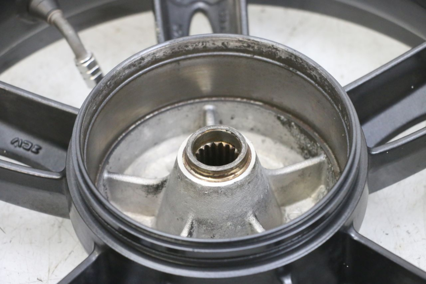 photo de CERCHIO POSTERIORE YAMAHA NEOS NEO'S 4T 50 (2008 - 2016) - Caratteristiche distintive