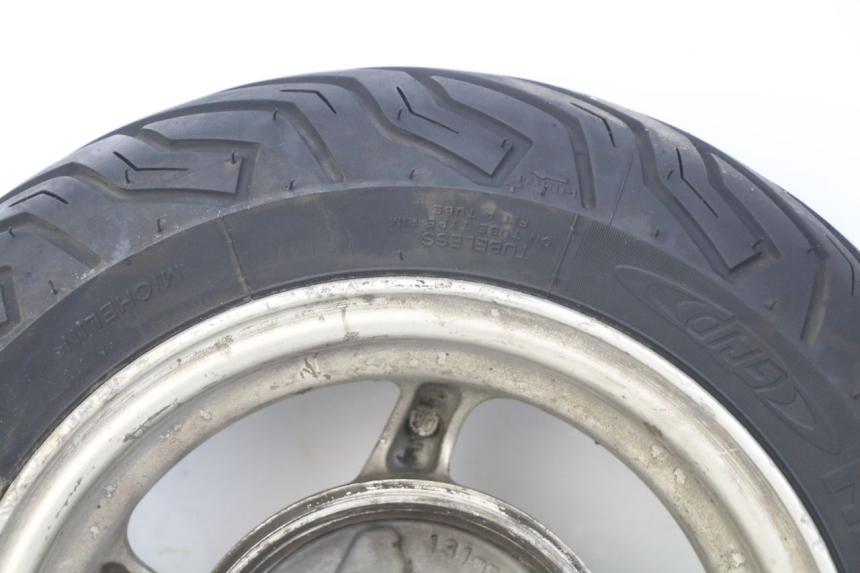 photo de CERCHIO POSTERIORE HONDA NHX LEAD 110 (2008 - 2010) - Caratteristiche distintive