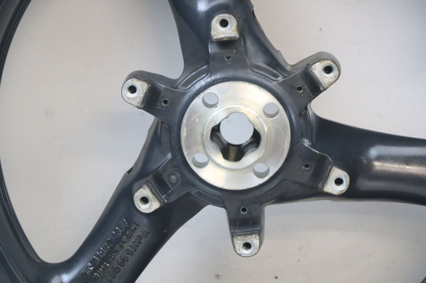 photo de CERCHIO POSTERIORE MOTO GUZZI NORGE 8V GT 1200 (2011 - 2016) - Primo piano tecnico