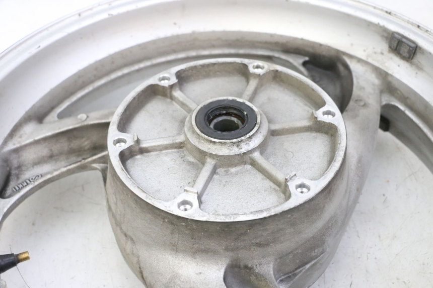 photo de CERCHIO POSTERIORE HONDA NTV DEAUVILLE 650 (2001 - 2006) - Dettagli dei punti di fissaggio