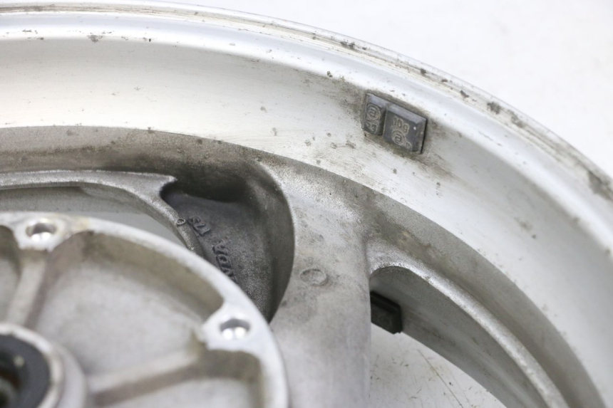 photo de CERCHIO POSTERIORE HONDA NTV DEAUVILLE 650 (2001 - 2006) - Stato della superficie e materiale