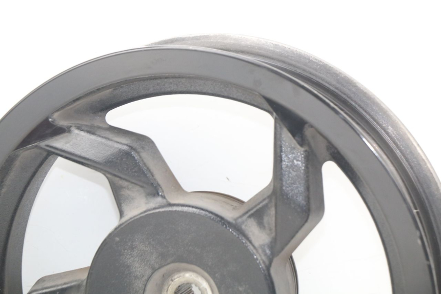 photo de CERCHIO POSTERIORE SYM ORBIT III 3 4T 50 (2021 - 2025) - Caratteristiche distintive