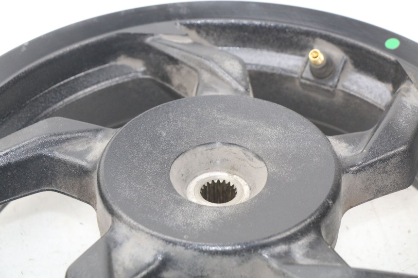 photo de CERCHIO POSTERIORE SYM ORBIT III 3 4T 50 (2021 - 2025) - Primo piano tecnico