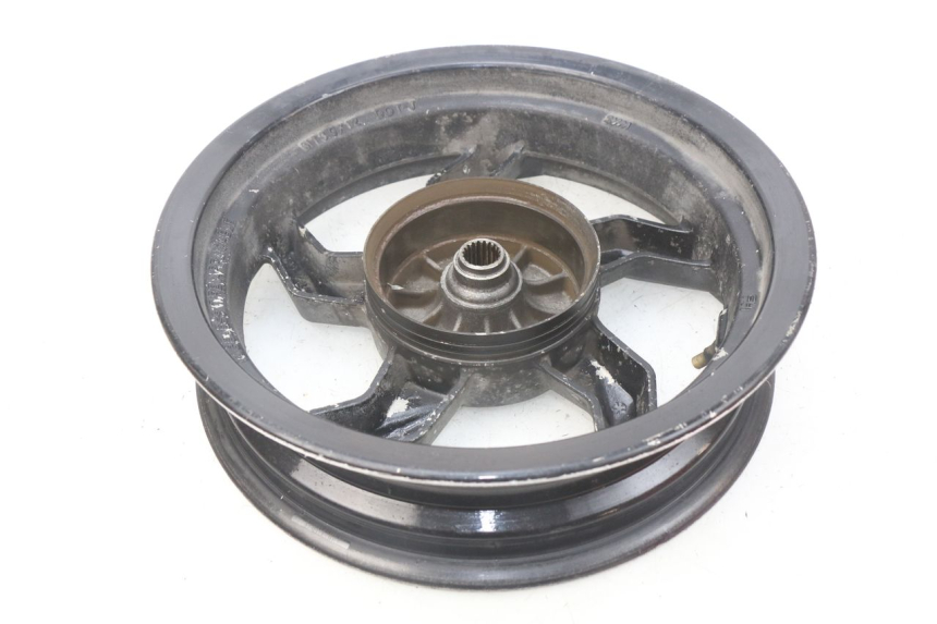 photo de CERCHIO POSTERIORE SYM ORBIT III 3 4T 50 (2018 - 2021) - Stato della superficie e materiale