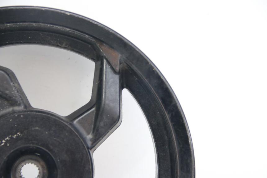 photo de CERCHIO POSTERIORE SYM ORBIT III 3 4T 50 (2021 - 2025) - Primo piano tecnico