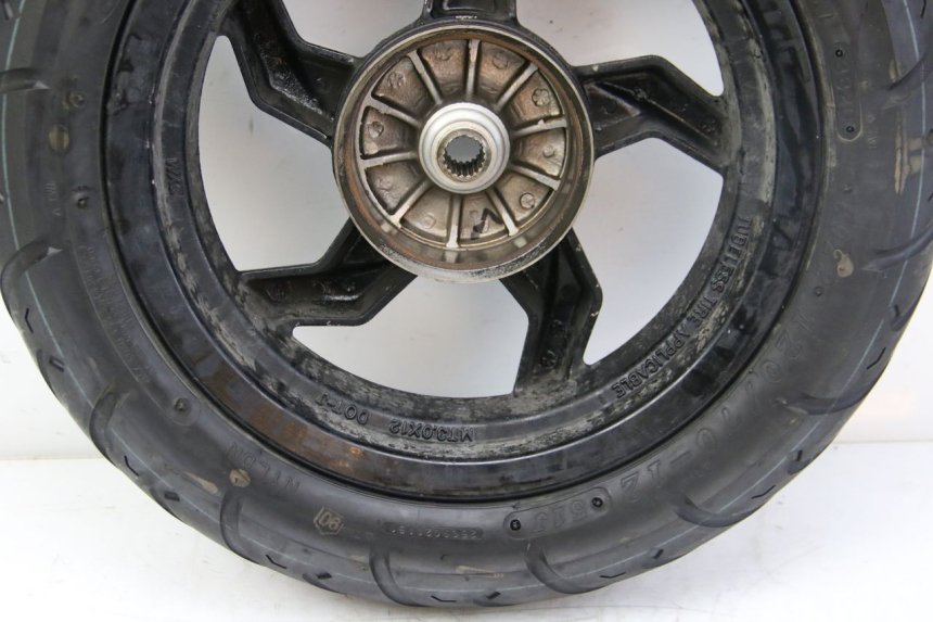 photo de CERCHIO POSTERIORE SYM ORBIT III 3 4T 50 (2021 - 2025) - Marcature e riferimenti originali