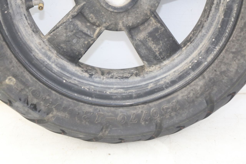 photo de CERCHIO POSTERIORE TNT MOTOR OTTO 2T 50 (2012 - 2018) - Dettagli dei punti di fissaggio