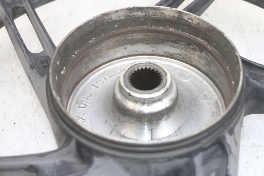 photo de CERCHIO POSTERIORE HONDA PCX (JF28) 125 (2009 - 2011) - Caratteristiche distintive