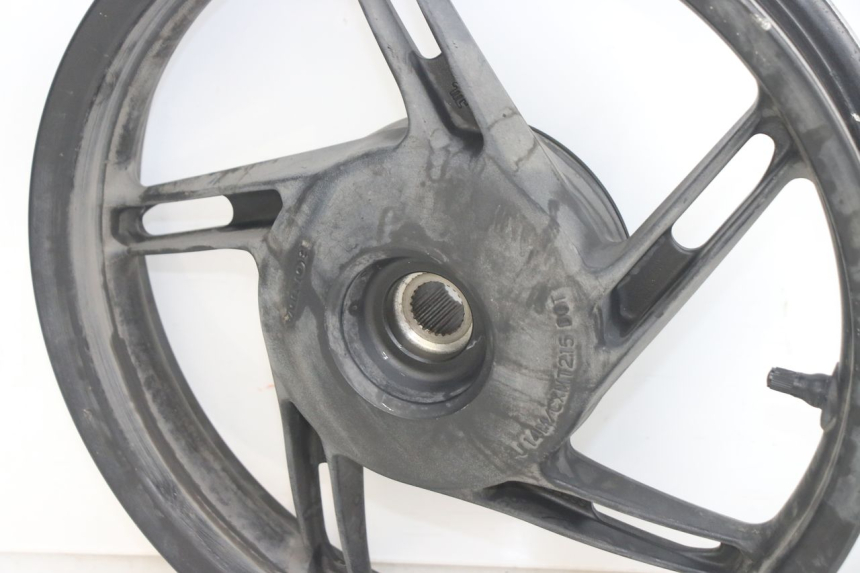 photo de CERCHIO POSTERIORE HONDA PCX (JF28) 125 (2009 - 2011) - Dettagli dei punti di fissaggio