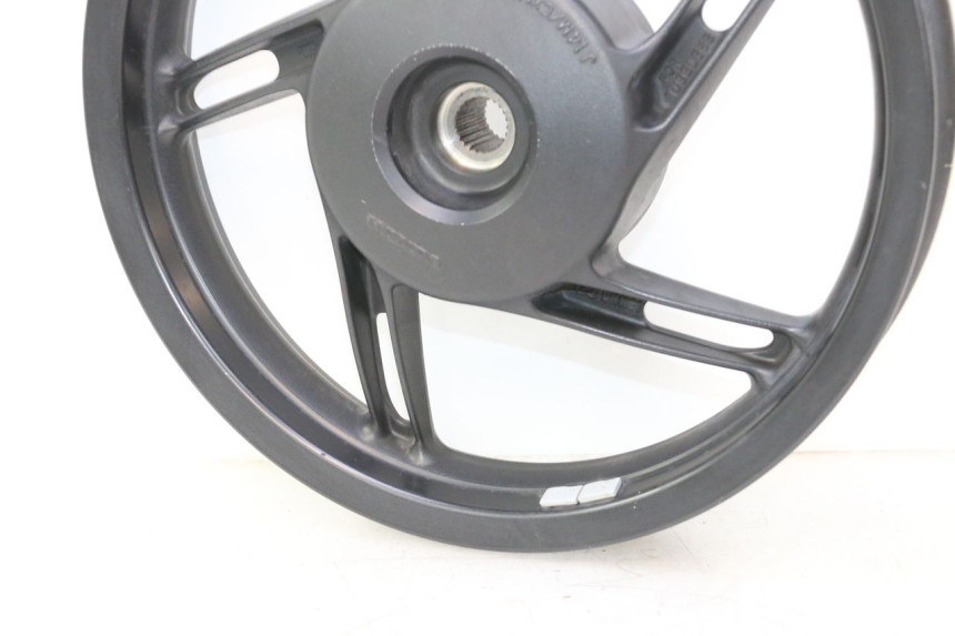 photo de CERCHIO POSTERIORE HONDA PCX (JF28) 125 (2009 - 2011) - Dettagli dei punti di fissaggio