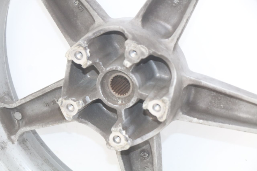 photo de CERCHIO POSTERIORE KYMCO PEOPLE 250 (2004 - 2008) - Caratteristiche distintive