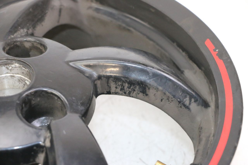 photo de CERCHIO POSTERIORE PEUGEOT CITYSTAR 2T 50 (2018 - 2021) - Caratteristiche distintive